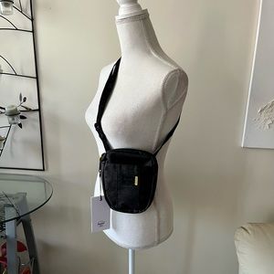 Herschel x Soulcycle Limited Edition Black Glitter Crossbody Bag NWT. Great Gift